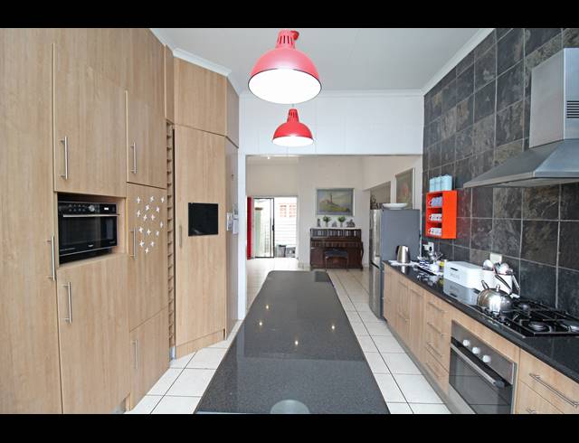 3 BEDROOM HOUSE FOR SALE IN KENSINGTON